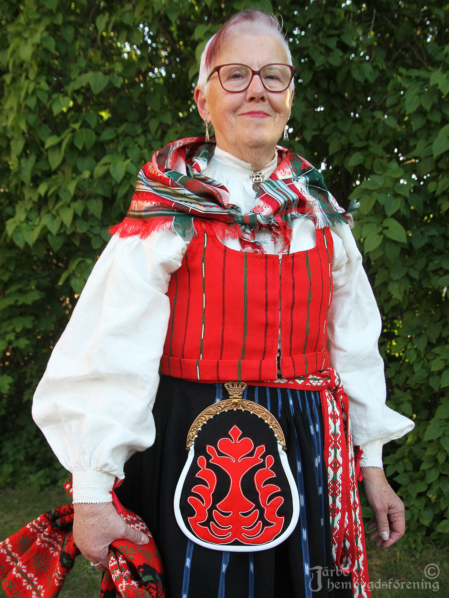 IMG_1866 Ingrid Undén Blomberg i dräkt från Delsbo, Hälsingland.