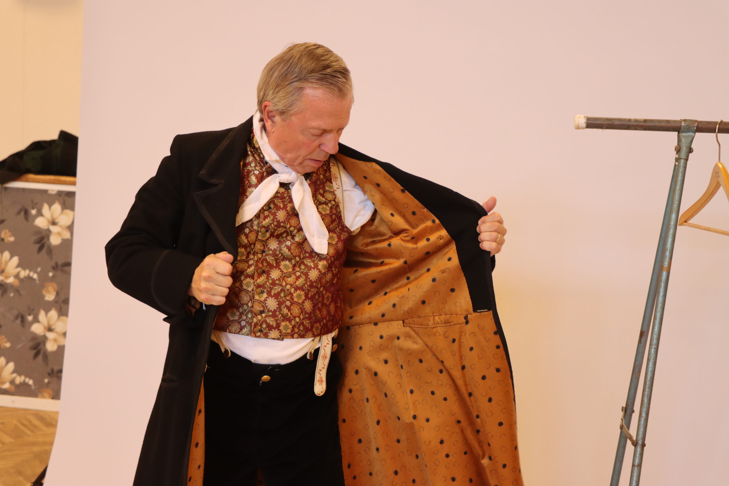 IMG_5080 Bengt fick visa upp sin brudgumsklädsel